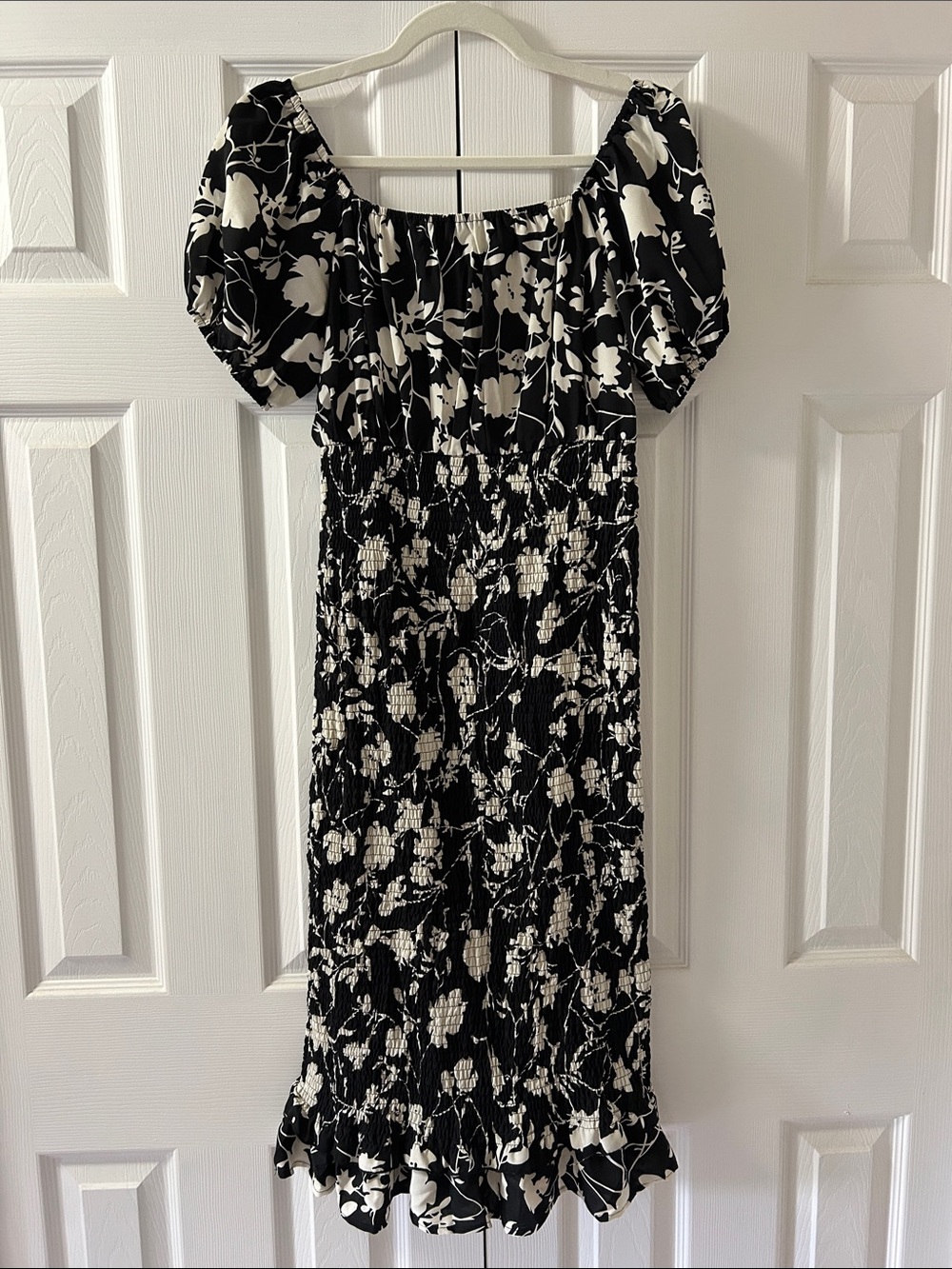 SHEIN Black & White Floral Smocked Midi Dress with Puff Sleeves